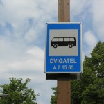 Автобусная остановка Dvigatel. Фото Виталия Фактулина.